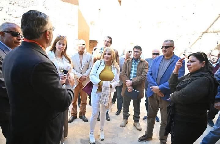 محافظ جنوب سيناء يجري زيارة لدير سانت كاترين ويستعرض مشروع التجلي الأعظم