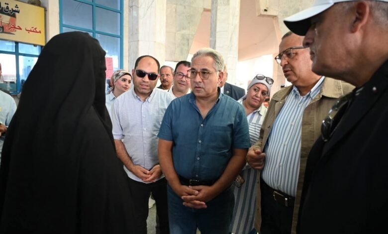 محافظ جنوب سيناء يرافق لجنة الإدارة المحلية في جولة تفقدية بشرم الشيخ