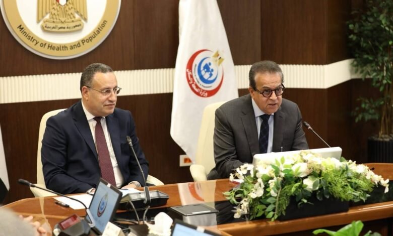 وزيرا الصحة والتعليم العالي يبحثان إدراج المستشفيات الجامعية في منظومة التأمين الصحي الشامل.