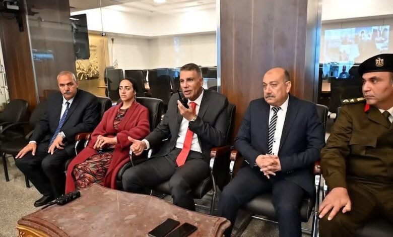 محافظ جنوب سيناء يجرى اتصالا برؤساء المدن يتابع من خلاله توافر كافة الخدمات طوال ايام عيد الفطر المبارك