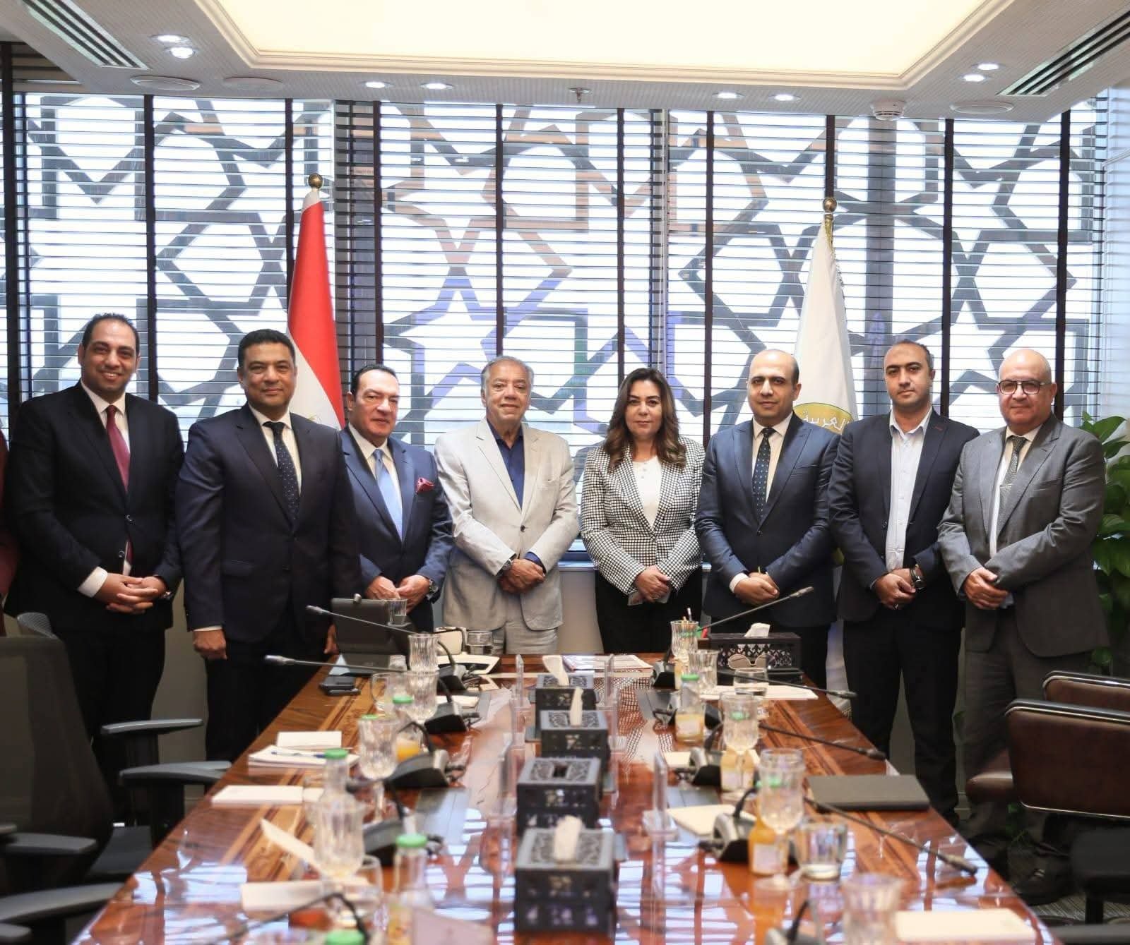 “عوض ” تناقش مع رئيس غرفة الصناعات الكيماوية تعزيز صناعة تدوير المخلفات والاستفادة من الحمأة