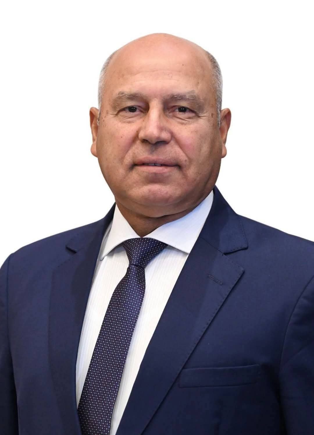 النقل تنفي وجود أي حسابات رسمية لوزير النقل على موقع التواصل الاجتماعي “فيس بوك “