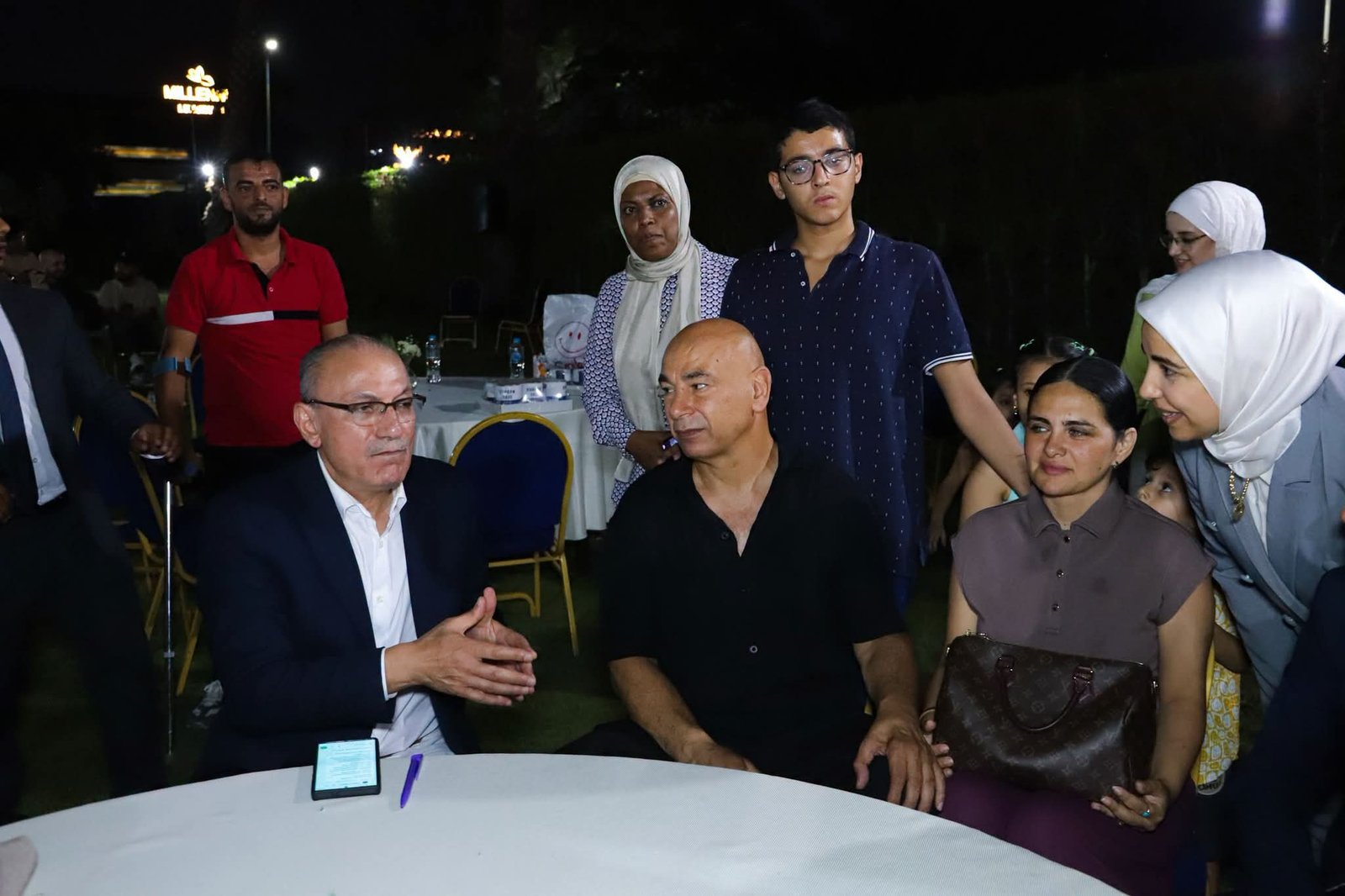السفير التركي يكرّم حسام حسن «قلبه قلب أسد.. تحدى الظلم وبسالته سُجّلت في تاريخ الشرف»