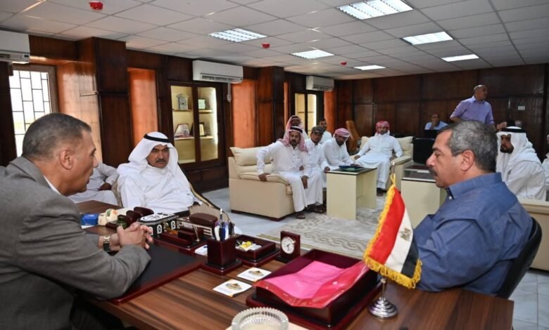 محافظ جنوب سيناء يلتقي مشايخ وعواقل نويبع بمقر مجلس المدينة لبحث مطالب الأهالي