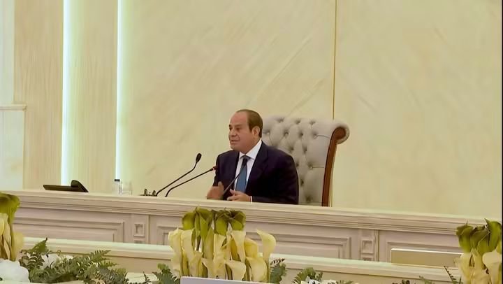 محافظ جنوب سيناء يشارك في اجتماع رئيس الجمهورية مع مجلسي الوزراء والمحافظين بالعاصمة الجديدة