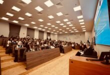 الجامعة البريطانية وبرنامج الأمم المتحدة الإنمائي يفتتحان البرنامج الدولي لمحاكاة قمة المناخ COP31