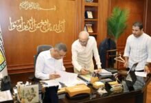 محافظ جنوب سيناء يعتمد عددًا من عقود تقنين أراضي دهب ويوجه بسرعة استكمال الإجراءات