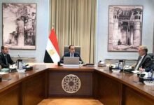 رئيس الوزراء يتابع عدداً من ملفات العمل المشترك بين وزارتي المالية والبترول