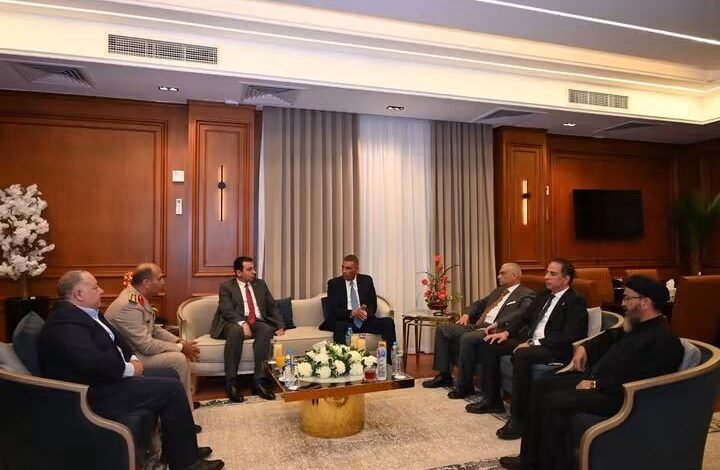 محافظ جنوب سيناء يستقبل القيادات الأمنية والعسكرية وأعضاء مجلسي النواب والمشايخ للتهنئةبذكرى الـ53 لانتصارات أكتوبر