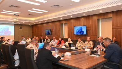 محافظ جنوب سيناء يبحث خطة تطوير أبو رديس وتوطين 26 ألف مواطن