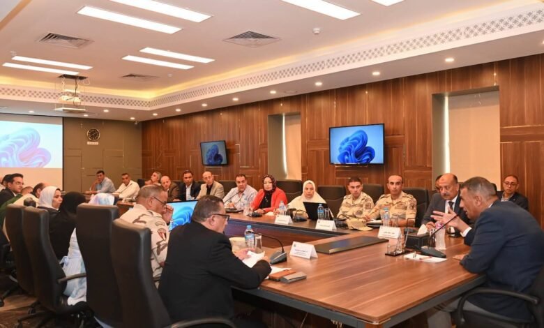 محافظ جنوب سيناء يبحث خطة تطوير أبو رديس وتوطين 26 ألف مواطن