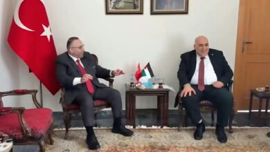 أحمد ناصر الصوير يلتقي سفير فلسطين بأنقرة نصري أبو جيش