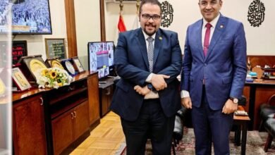 وكيل وزارة الصحة بالشرقية يهنئ الدكتور تامر مدكور لتوليه رئاسة الهيئة العامة للتأمين الصحي