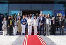 مصر للطيران تستقبل زوجات الدبلوماسيين الأجانب وتستعرض أحدث إمكاناتها العالمية