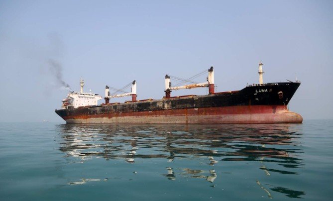 استهداف ناقلة نفط ثانية في مضيق هرمز في خلال يوم واحد